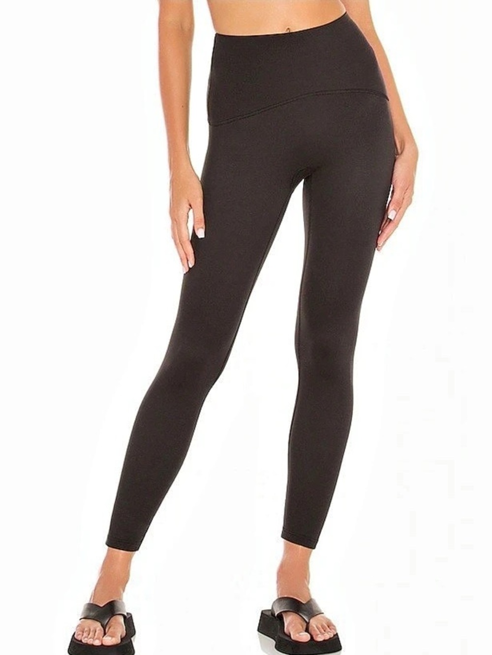 SPANXshape™ Booty Boost® 7/8 Legging in Very Black Size Medium Like New